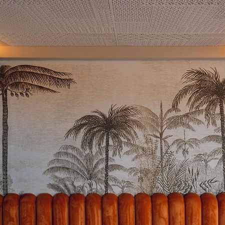 Hotel Jadali & Spa Marrakesh Exteriör bild Palm trees on the wall of the lobby