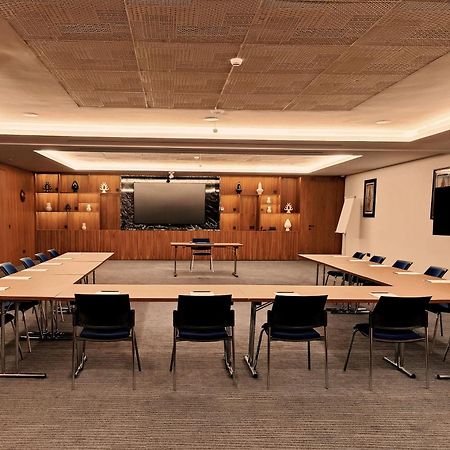 Hotel Jadali & Spa Marrakesh Exteriör bild The meeting room of the Federal Council