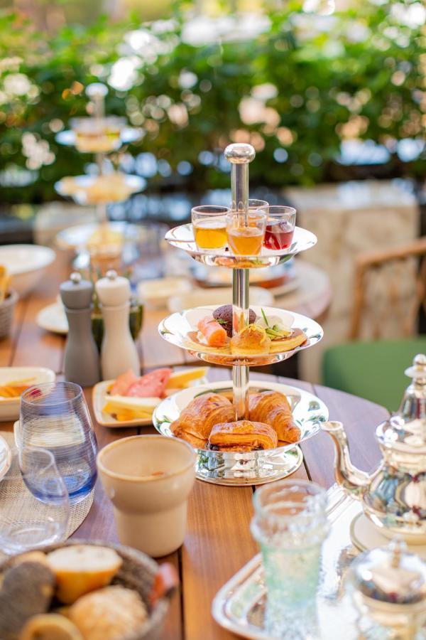 Hotel Jadali & Spa Marrakesh Exteriör bild Afternoon tea at the InterContinental London Park Lane