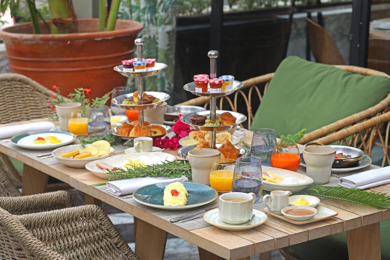 Hotel Jadali & Spa Marrakesh Exteriör bild A breakfast table