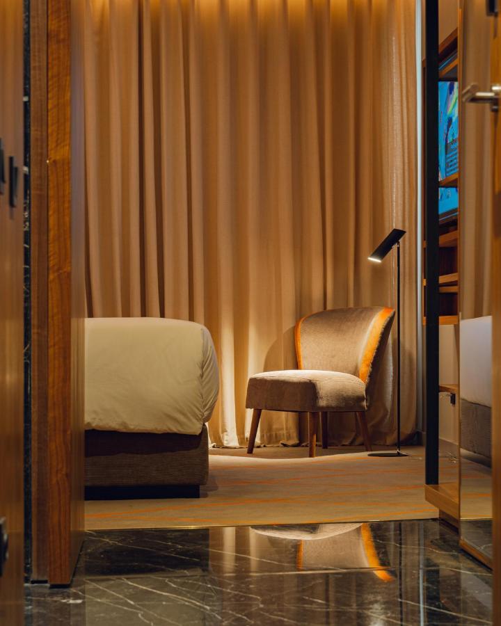 Hotel Jadali & Spa Marrakesh Exteriör bild A room at the hotel